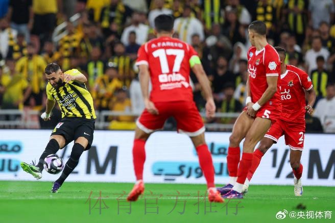 六台：本泽马想在皇马退役 然后去沙特生活